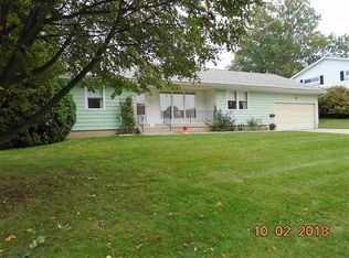 100 Parkview Dr, Tipton, IA 52772