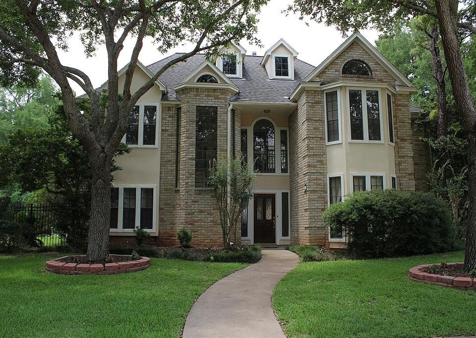 1st image of 4102 Woodlake Ln