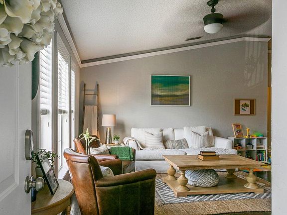 3rd image of 45 Jardin De Mer Pl #45