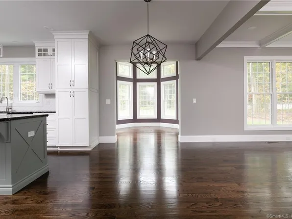 17 Arbor Crossing, East Lyme, CT 06333