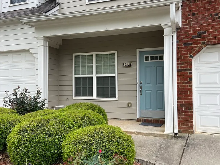 2692 Cedar Dr — Photo 1