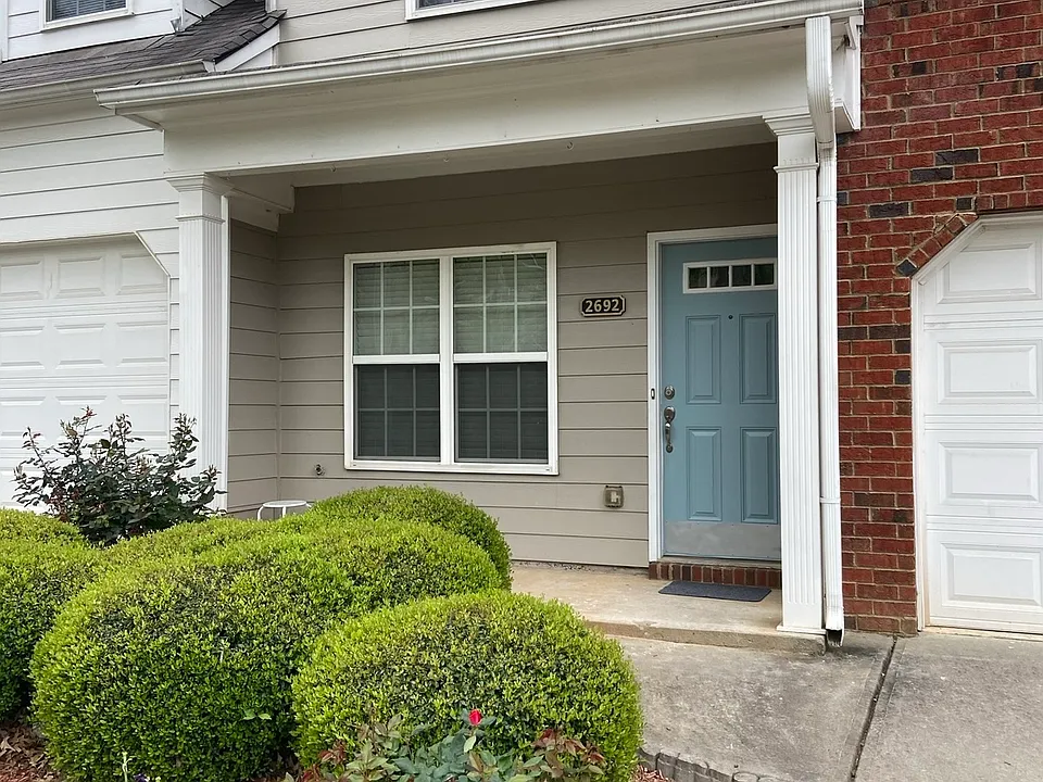 2692 Cedar Dr