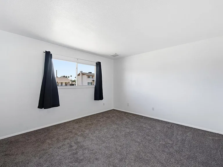 124 E Minton Dr — Photo 7