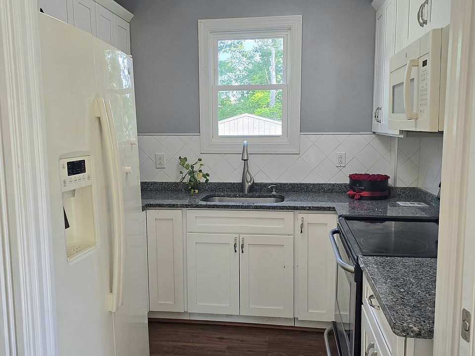 1st image of 113-115 Angell Ave #1