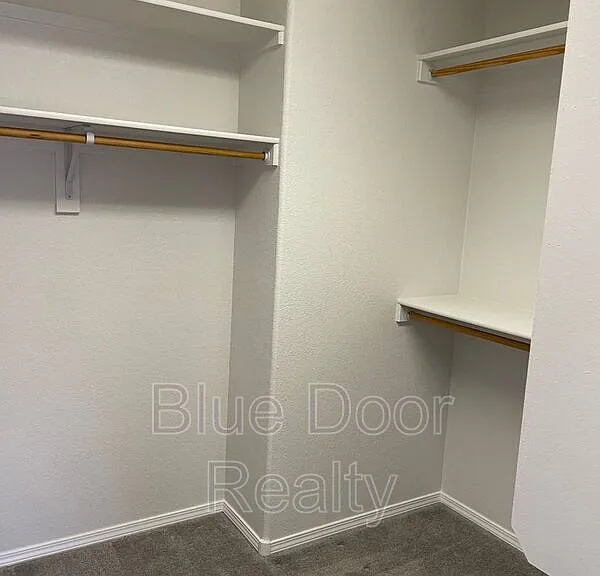 1813 Cortina Loop SE — Photo 13
