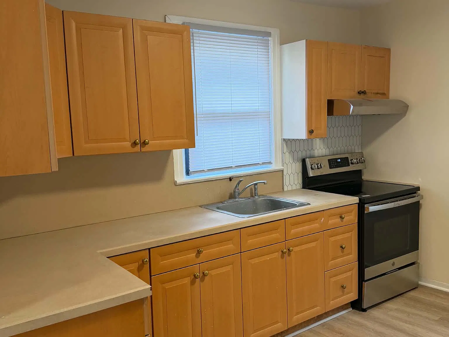 3 bed, 944 sqft, $2,700 — Photo 4