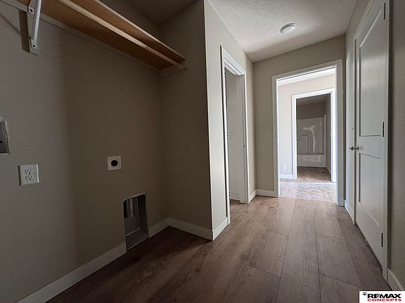3rd image of 4306 Woodside Village Dr