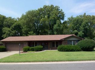 42 Glendale Dr, Glen Carbon, IL