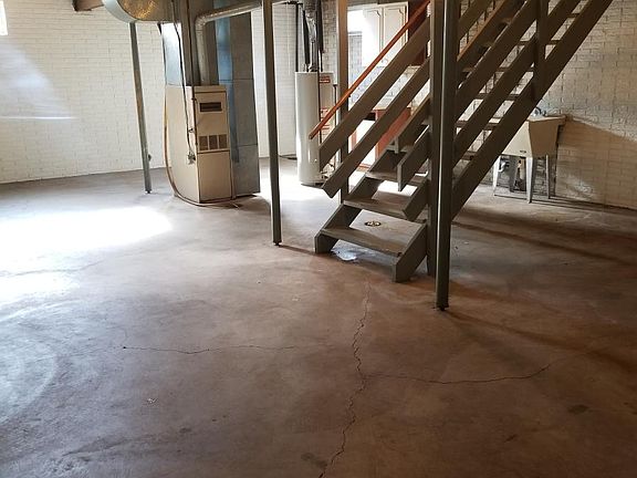 Basement with W/D Hook Ups