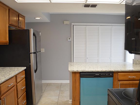 5th image of 1816 Village Ct
