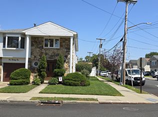 121 Paulding Ave, Staten Island, NY 10314