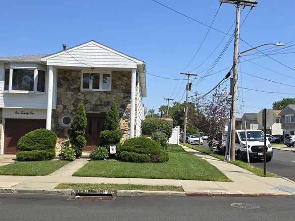 121 Paulding Ave, Staten Island, NY 10314