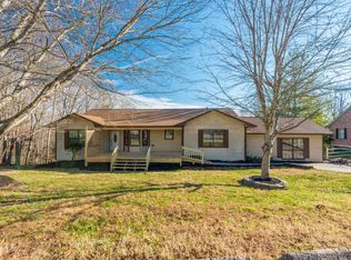 215 Skyland Ln, Powell, TN 37849