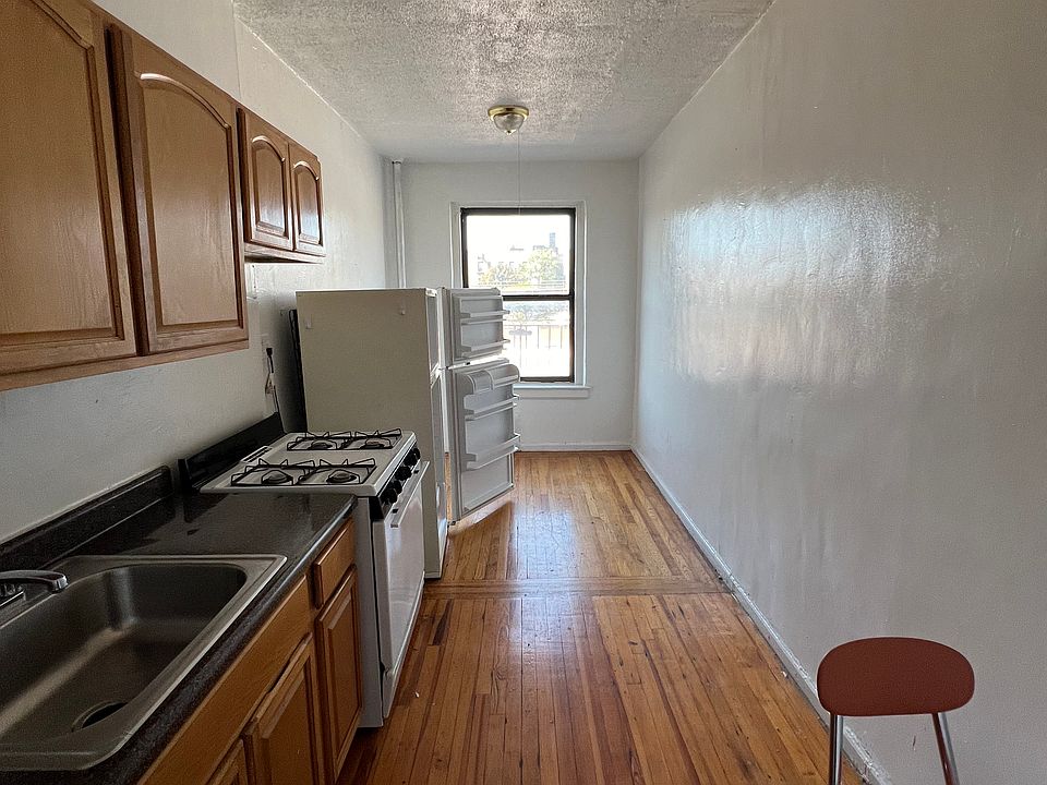 2nd image of 2167 Cruger Ave APT 2E