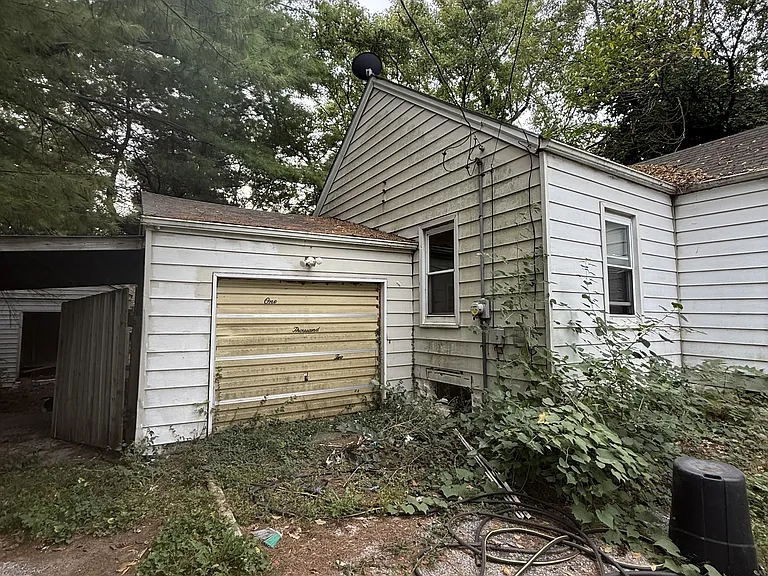 1002 Upper Cahokia Rd — Photo 2