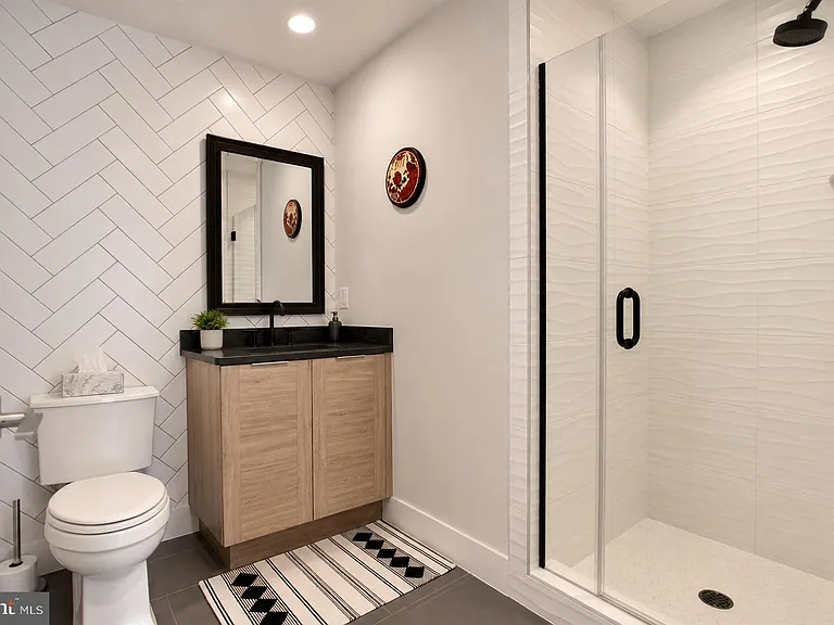 2815 Eisenhower Ave — Photo 4