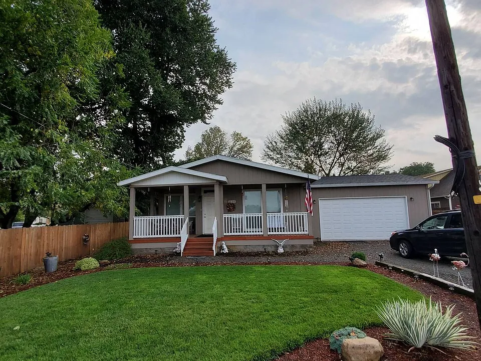 1120 Linn Way