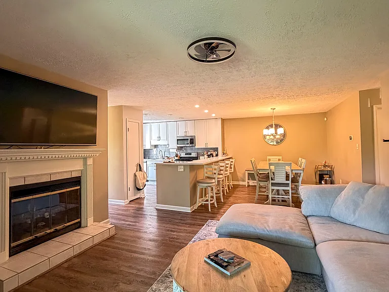 9937 Oakton Terrace Rd — Photo 15