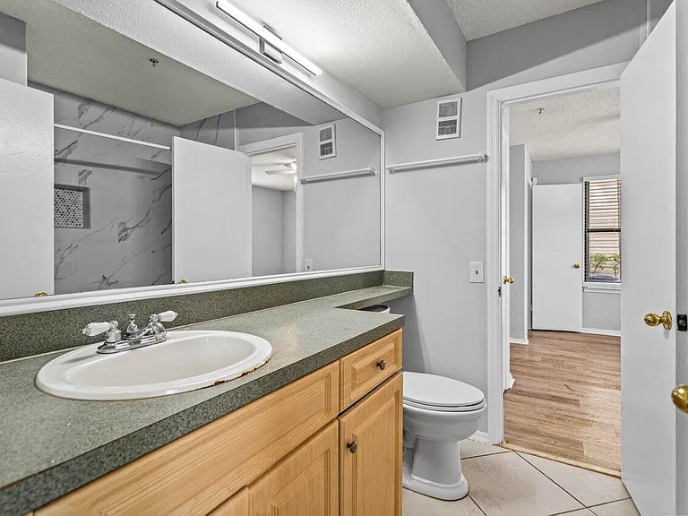 2305 N Congress Ave #18 — Photo 13