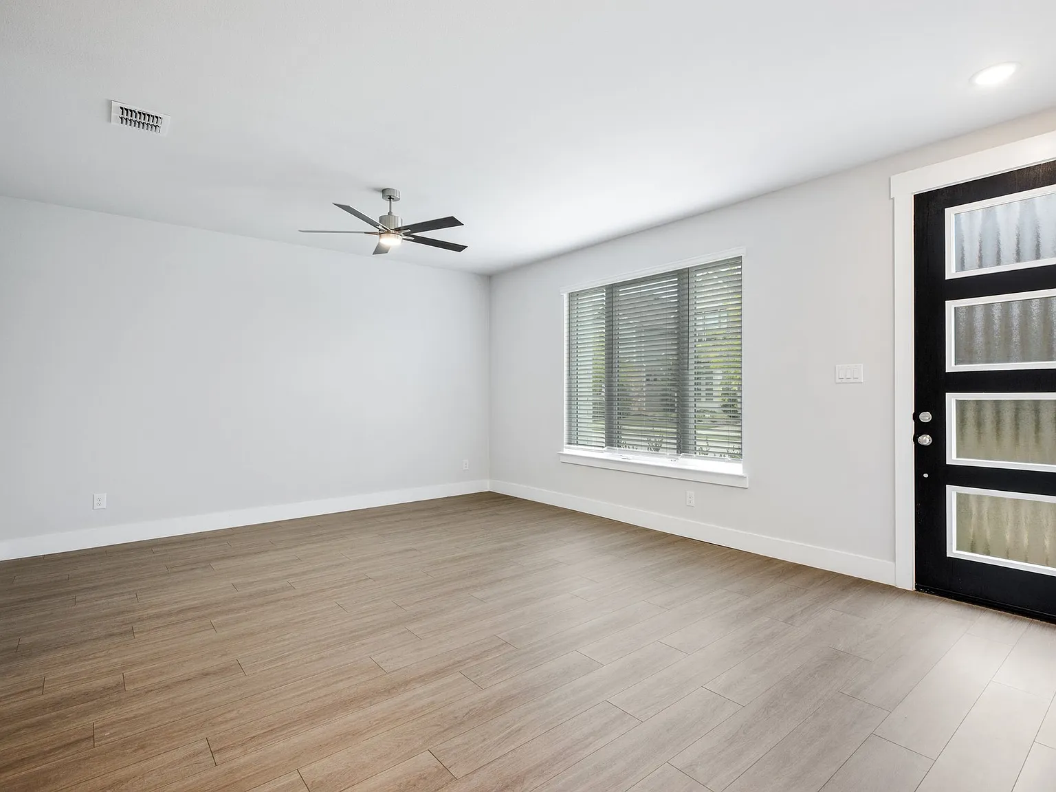 2 bed, 2.5 bath, 1530 sqft, $2,695 — Photo 4