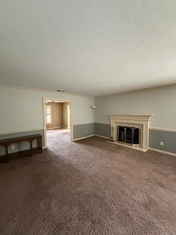 118 Country Club Dr #B — Photo 4