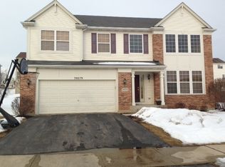 39279 N Queensbury Ln, Beach Park, IL 60083