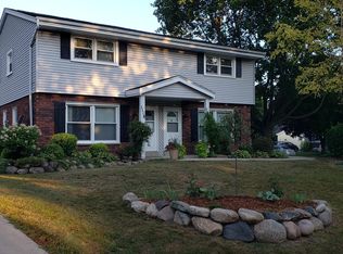 1118 N Hillock Dr, Racine, WI 53406