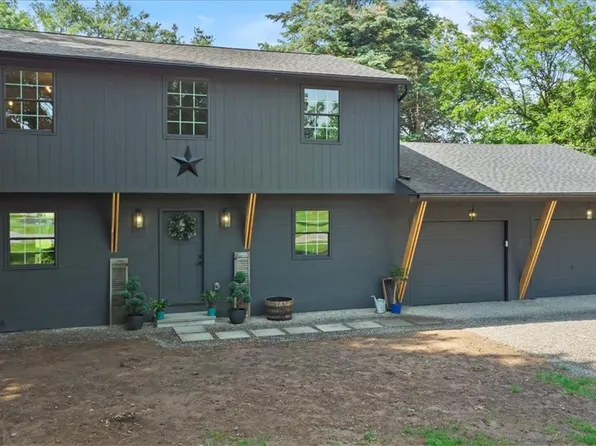 7702 Martin Rd, Lima, NY 14485