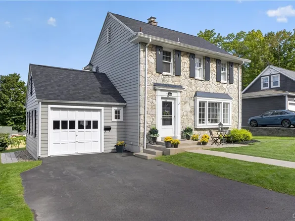 77 Hartford Ter, New Hartford, NY 13413