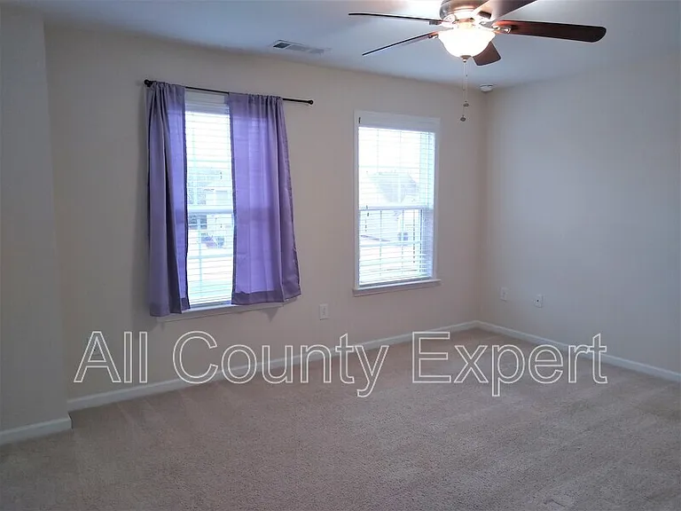635 Glenish Ct — Photo 10