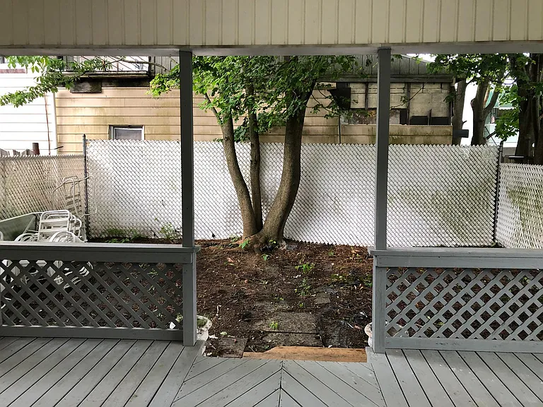 673 N Laurel St — Photo 26