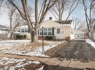 3904 Jay Ln, Rolling Meadows, IL 60008