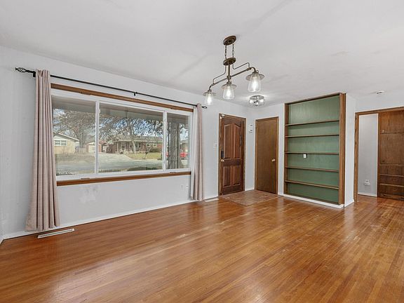 4th image of 217 E Filmore St