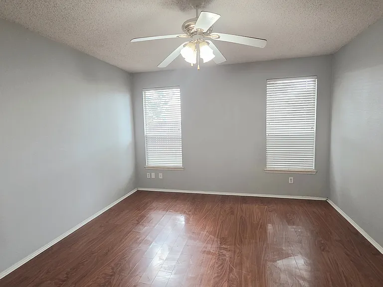 12783 Honey Locust Cir — Photo 16