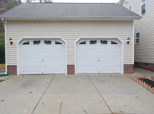 325 Kingsbrook Cir, Fuquay Varina, NC 27526