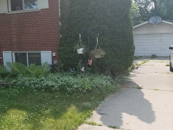 2nd image of 214 S Christine St