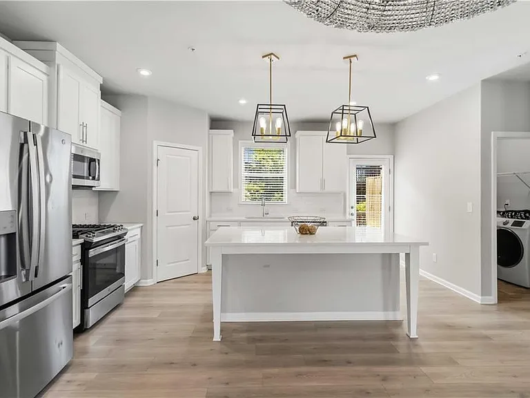 6504 Brooklake Ct — Photo 4