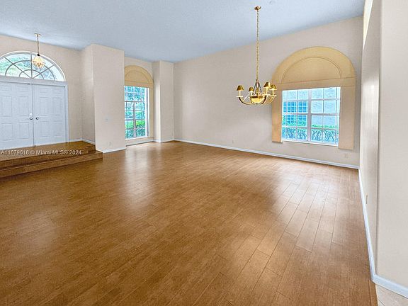 5th image of 10343 Brasilia St