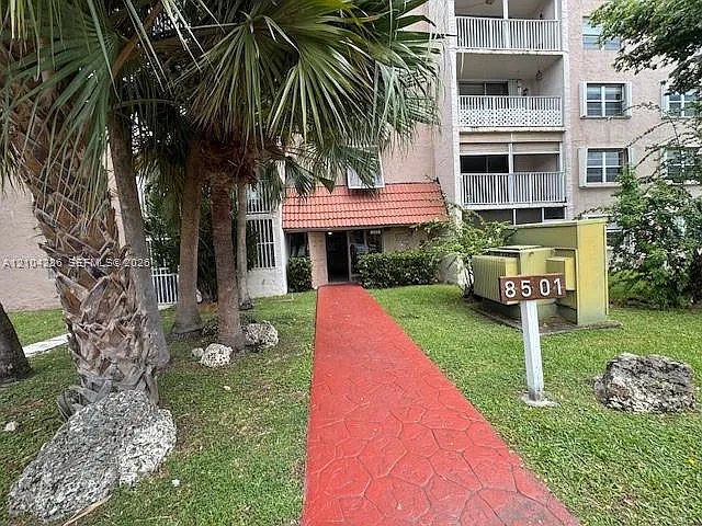 Summit Chase Condo — Photo 1