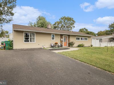 84 Daffodil Ln, Levittown, PA, 19055