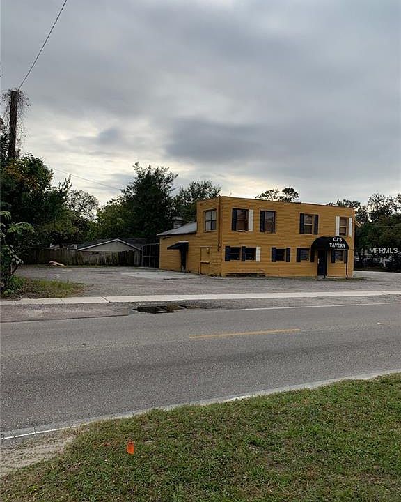2nd image of 1318 W Linebaugh Ave