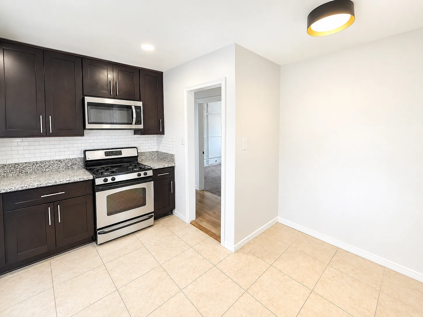 3 bed, 1100 sqft, $2,750 — Photo 2