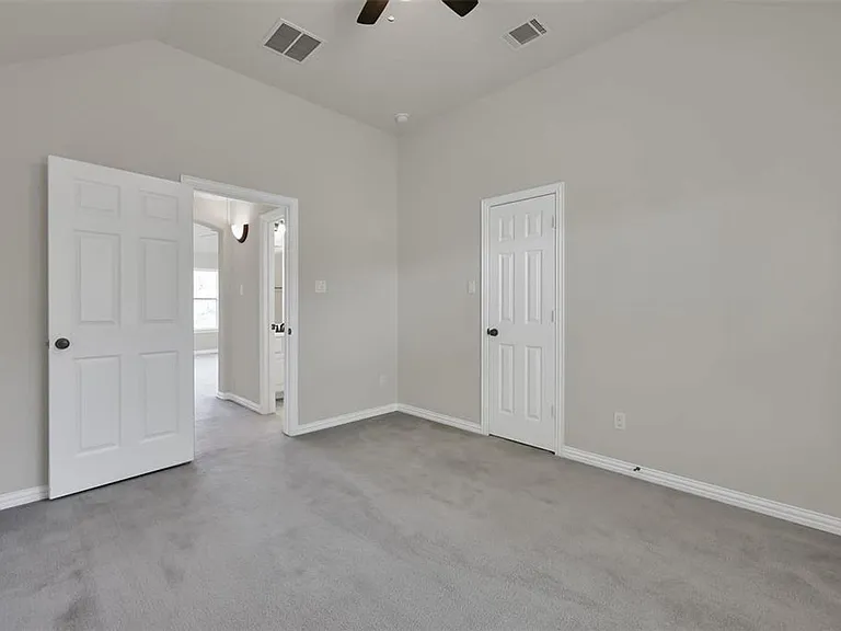 2 Maitland Ct — Photo 32