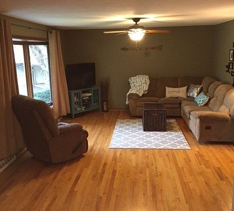 2nd image of 2415 Primrose Pl