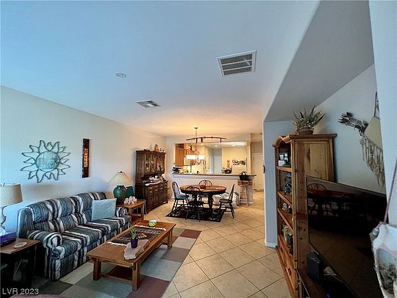3rd image of 8917 Briar Bay Dr