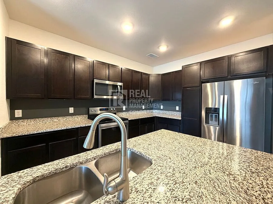 2 Bedroom Condo in Convenient Littleton Location — Photo 3