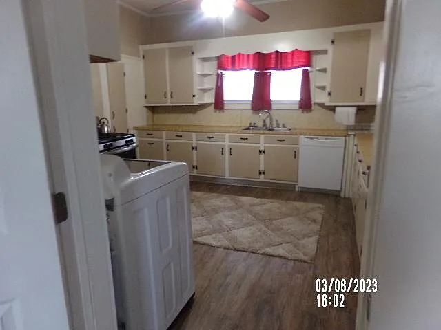 318 Hasty St — Photo 15
