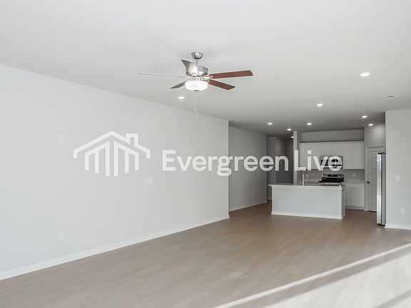 4th image of 312 Pond Spring Dr