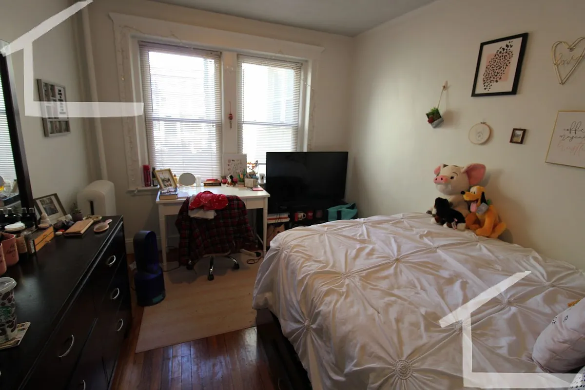 Building Photo - 266 Kelton St #8A