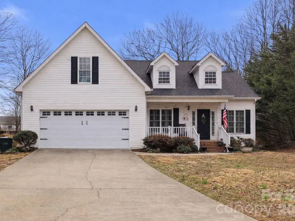 5227 Foley Dr, Hickory, NC 28602